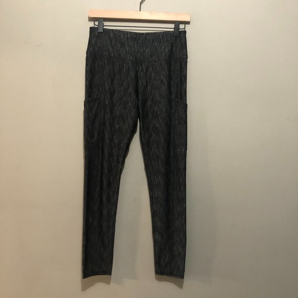 Maurices In Motion High Waist Legging w/ Side Pockets Black/Silver Medium - Picture 1 of 9